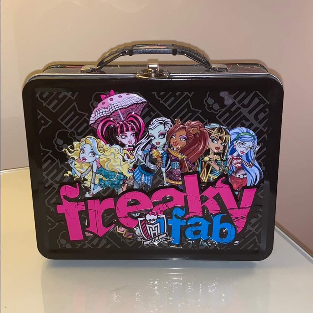 DONATING SOON Monster High Tin Lunch Box